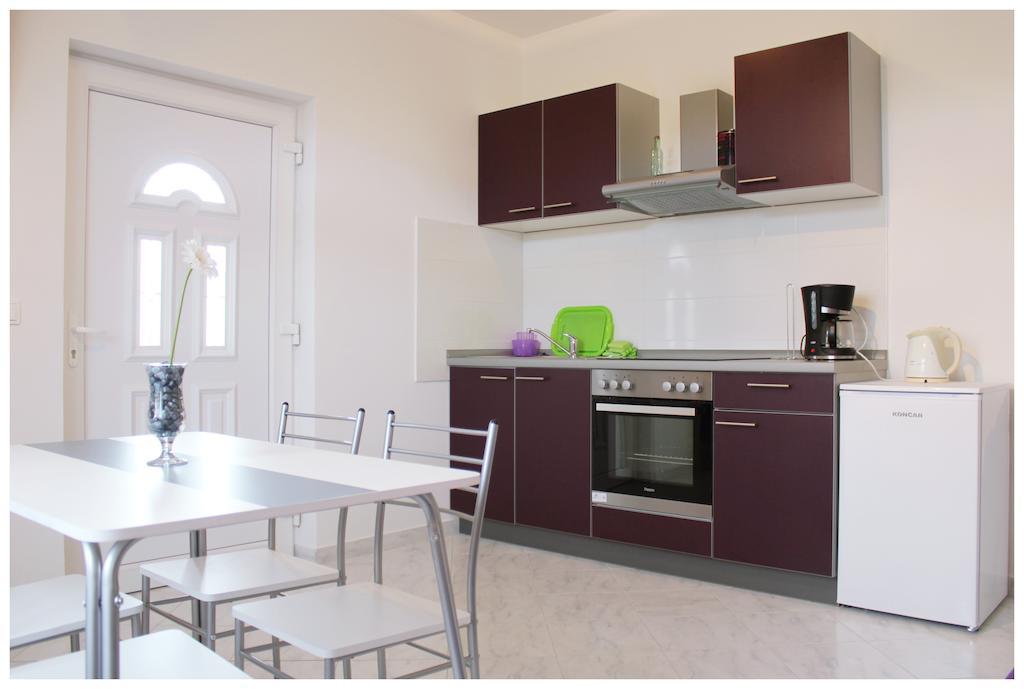 Apartments & Room Dijana Trogir Ngoại thất bức ảnh